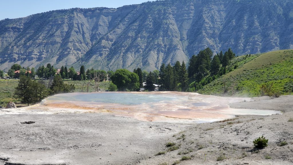 Mommoth Hot Spring Yellowstone National park