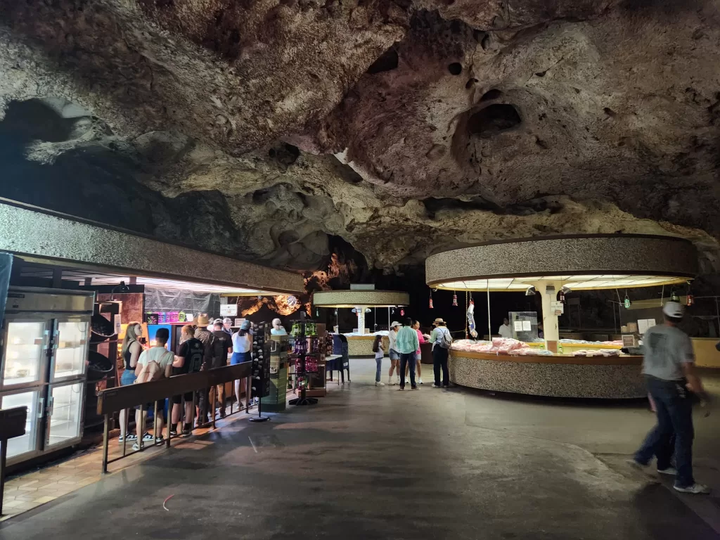 Carlsbad Caverns gift shop and snacks